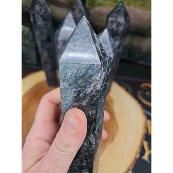 1ea Arfvedsonite Garnet Blue Flashes Crystal Point Tower Polished 1.5- 1.90lbs - Picture 8 of 12